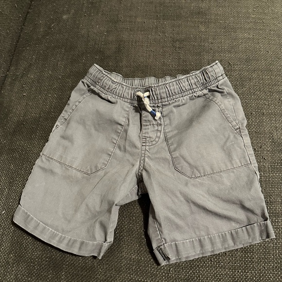 Grey cat and jack toddler cargo shorts, size 5 - Picture 1 of 3